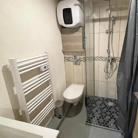 Du 5 Au 7 - Le 7 アパート